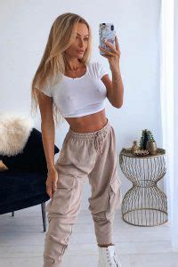 7 Ways Abby Dowse Rocks OnlyFans Content