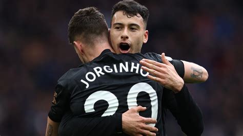 Aston Villa 2 4 Arsenal Martinez Nets Injury Time Own Goal In Crucial