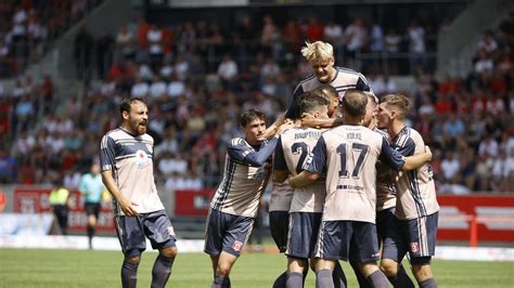 Aufstellungen: Teilnehmer: Hallescher Fc Gegen Fc St. Pauli