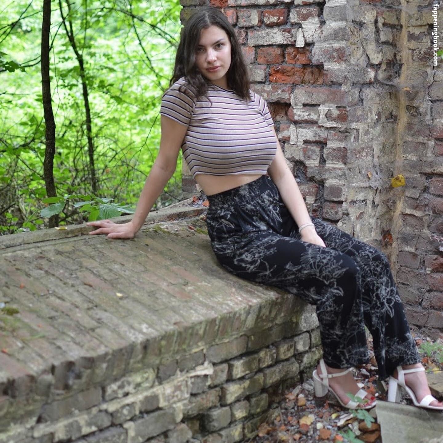 5 Secrets to AvaSophie Parker's OnlyFans Success