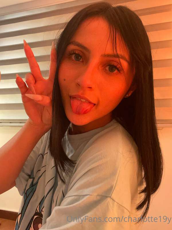 Charlotte19y OnlyFans: Exclusive Content & Updates Revealed