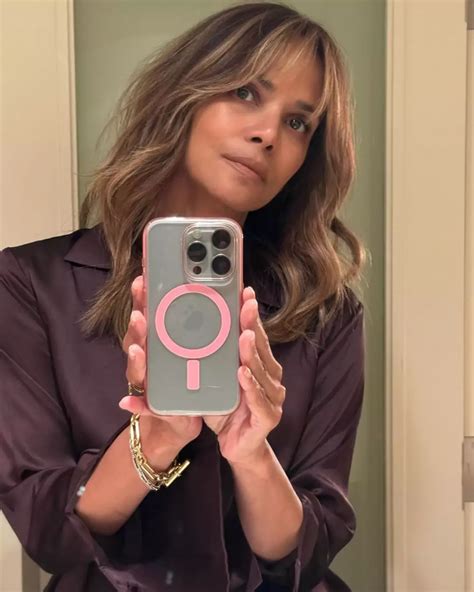 7 Secrets to Halle’s OnlyFans Success Revealed
