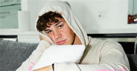 7 Secrets Behind Noah’s OnlyFans Success