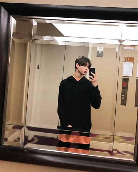 5 Secrets to Oliver Moy's OnlyFans Success
