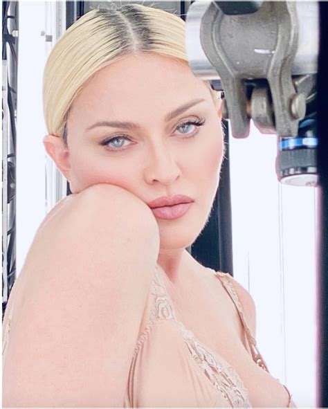 7 Ways to Become an OnlyFans Star