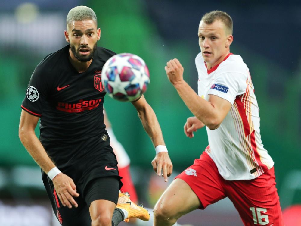 Schalke Profi Muss Am Knie Operiert Werden Schalke Profi Muss Am Knie Operiert Werden