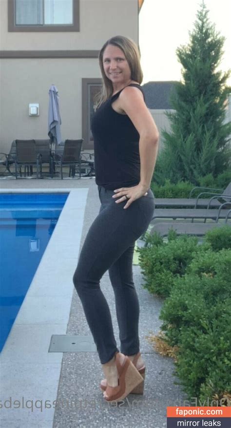 7 Secrets of Pineapple Babe's OnlyFans Success