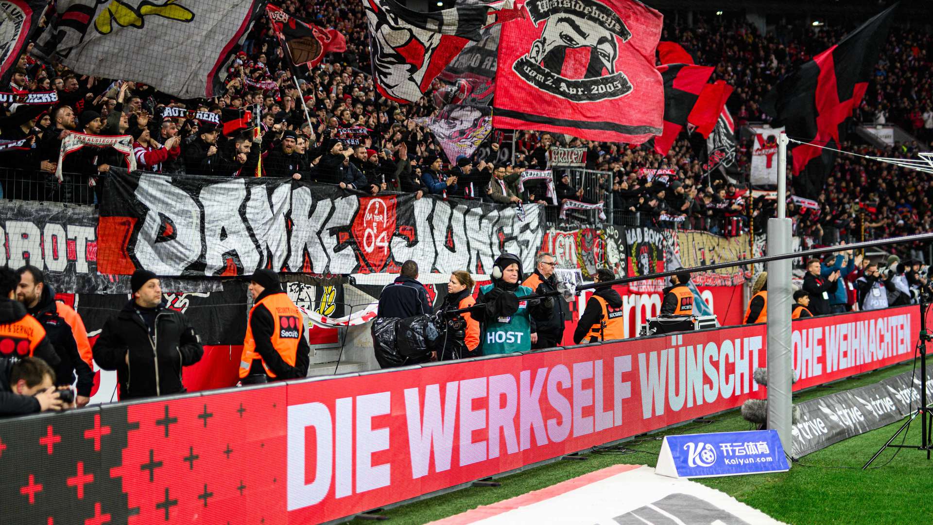 Bayer 04 Leverkusen Prüft Taktischen Dreikampf Nach Schiedsentscheidung