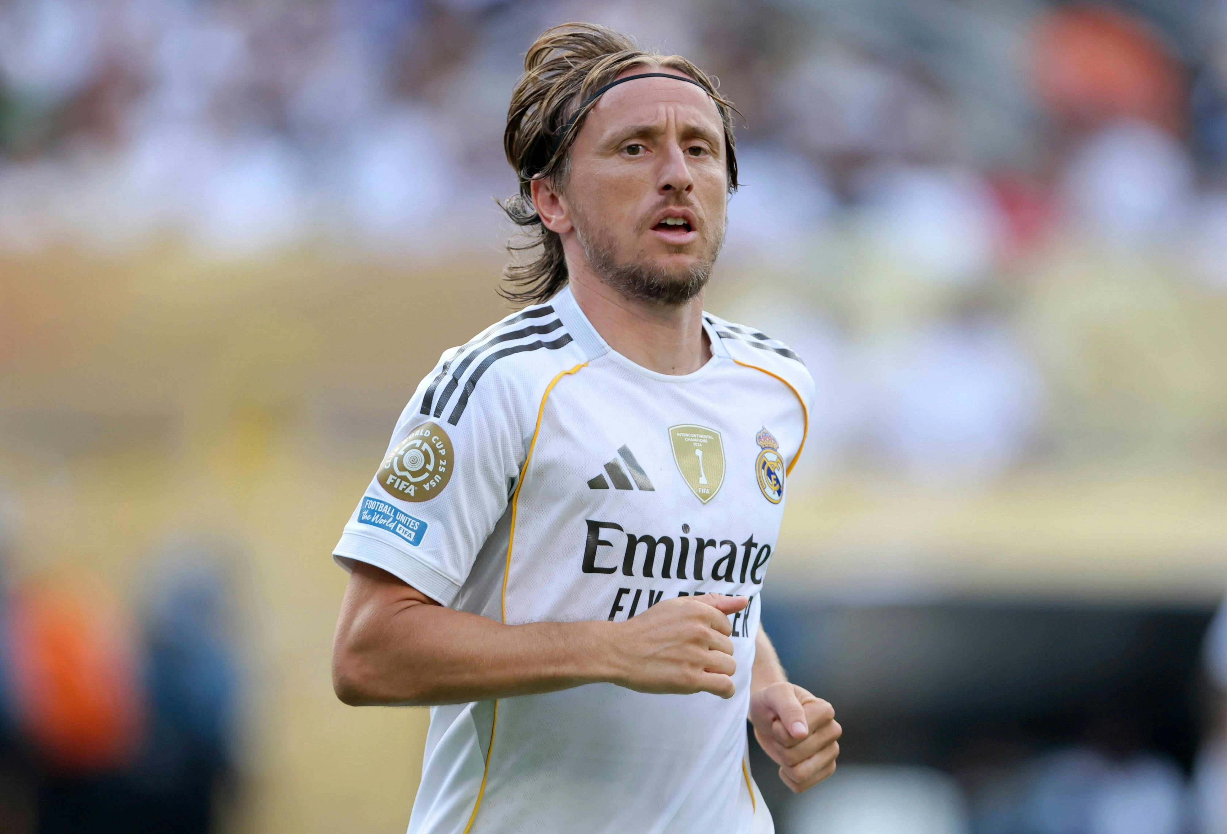 König Verletzt: Wechsel Im Mittelfeld Nach Stockwerksbruch