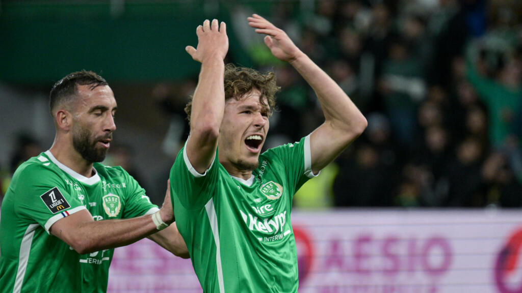 Lyon Saint Étienne Rattert Aufsteiger In Dramatic Ligapokal Sieg