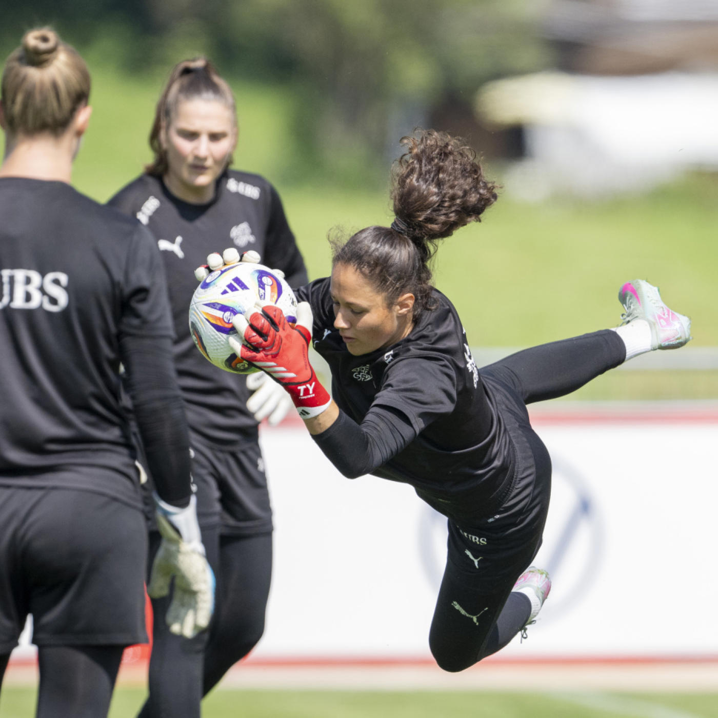 Polen Trennt Knapp Gegen Tschechien, Tor Schwankt