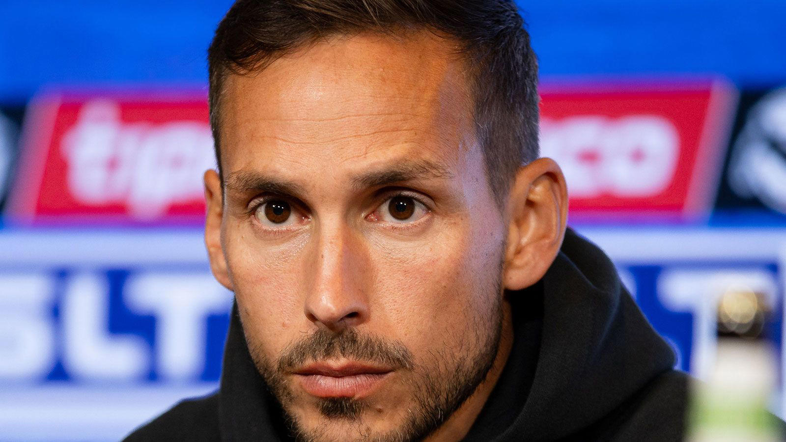 Schalke-Planungszwist Vor Lekation: Trainer Lässt Nur Zwei Optionen Auf Dem Platz Stehen