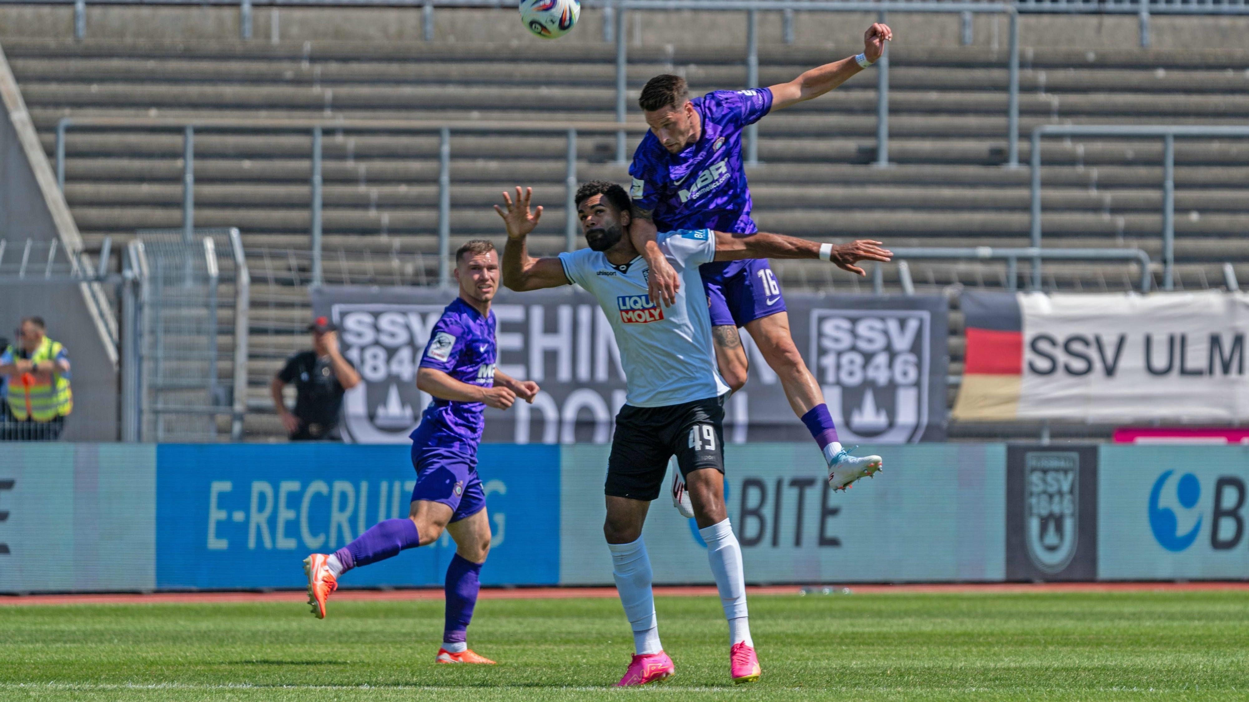 Taktik Im Fokus: Ulm Wechselt Auf Dreier-Schwerpunkt Gegen Bayern Ulm, Wenig Aus Dem Spiel