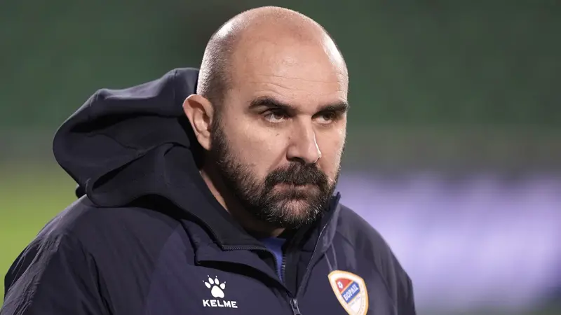 Vor Der Heimpartie Bleibt Drong An Der Bank – Trainer Setzt Auf Junge Offensivkraft Statt Normedical